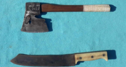 Régi szekerce, kés...