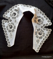 Retró riselt gallér.