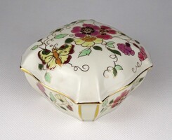 1X615 Nagyméretű vajszínű pillangós Zsolnay porcelán bonbonier