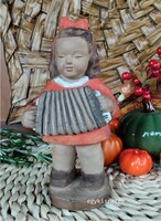 Olt jelzéssel kerámia harmonikás kislány