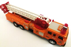 Jó kis játék ! Bolygókerekes létrás elemes tűzoltóautó kis hibával, javítással 28 cm képek szerint