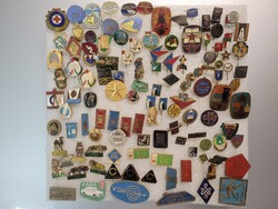 Régi jelvény , kitűző gyüjtemény