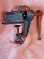 2510/33 Régi német satu