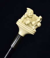 FARAGOTT CSONT KÍNAI FIGURÁS SÉTABOT