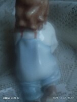 Zsolnay mászó fiú