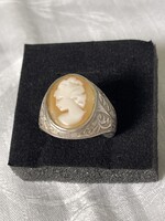 Gyönyörűséges cameás ezüst gyűrű szép igényesen kidolgozott.