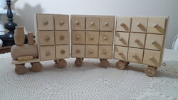 Fából készült adventi naptár vonat