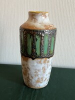 B. Várdeák Ildikó mid-century modern iparművészeti kerámia váza zöld dekorral (C0056)