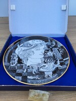 Hollóházi Porcelán – Jurcsák Attila: „Női fejek” falitányér (24,5 cm, 21 karátos aranyozással, I. os