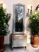 Romantikus kis komód, éjjeli szekrény…