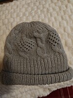 Olaszországban vásárolt új puha meleg téli sapka one size méret