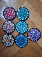 ÚJ! Csakra színű poháralátét szett 7db mandala díszítéssel 9cm, kézzel festett