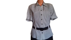 Elegáns fekete-fehér csíkos selyem blúz övvel 40/42--es 879