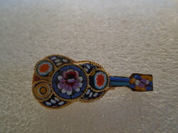 Muránói mikro mozaikos hegedű alakú női bross