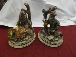 2 db gyönyörű szép, részletgazdag, kézi festésű, tökéletes állapotú Capodimonte szobor