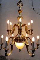 Late 19th century, bourgeois, fully restored brass chandelier