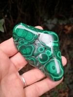 Gyönyörű malachit kristály, ásvány