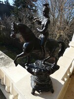 Antik, német ulánus trombitás katona fém lovasszobor