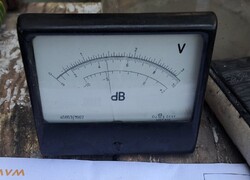 Retro analóg jelszintmérő műszer – dB / Volt kijelzéssel (1967, MSZ 806)
