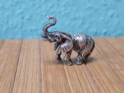 Ezüst miniatűr elefánt