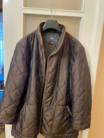 Majdnem teljesen új,sötétbarna dzseki. 3/4-es ujjú. Ujja hossza:50 cm Háta hossza:72 cm 42-44-es