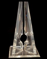 Hivo Van Teal piramis szobor