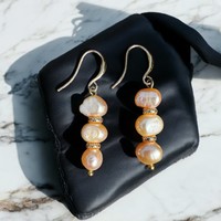 Rózsaszín igazgyöngyökből készült rozéarany - rózsaarany színű fülbevaló, gyöngy ékszer igazgyöngy