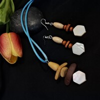 Iparművész  tribál,  gyöngyház és fa szett