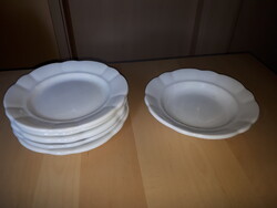 Régi fehér porcelán vastag tányér. Hullámos szélű paraszt tányér, 1db leveses és 5 db lapos