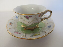 KARDOS JELZÉSŰ, ANTIK  MEISSENI KÁVÉS CSÉSZE ALÁTÉTTEL. ALKUKÉPES!