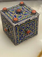 RITKASÁG ANTIK EZÜST ZOMÁNCOS ÉKSZERTARTÓ, LÁDIKA  TERMÉSZETES KORRALOKKAL DÍSZÍTETT