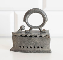 Vintage miniatűr vasaló - nyitható játék vasaló alumínium vagy spiáter