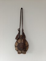 Csikóbőrös kulacs 1905 antik néprajzi népművészeti csikós pásztor eszköz szerszám címer 703