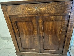Intarzia berakásos komód Beidermeier