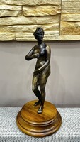 Bronz női akt szobor