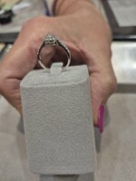 Fehér arany köves gyűrű 14k 2.8g mérete:54 es Magyar