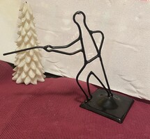 Fém minimalista szobor