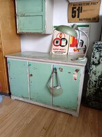 Műhely szekrény az 1950-es évekből, textilgyári darab, de akár konyhaszekrény vagy pult is lehet