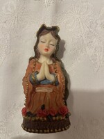 Imádkozó Mária szobor.