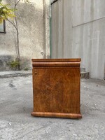ART DECO STÍLUSÚ ÉJJELISZEKRÉNY