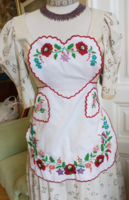 Kalocsai mintás, mellrészes kötény