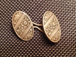 Ezüst színű gallérgomb pár