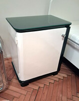 Art deco (jellegű) éjjeliszekrény
