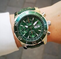 Revue thommen diver automatic green - box, certification, tiktakwatch service card, warranty