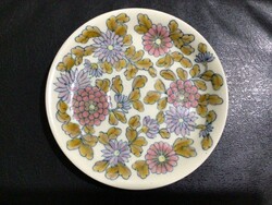 Zsolnay tányér / csésze alj, családi pecsétes