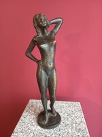 Bronz női akt