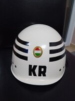 Katonai rendész sisak.