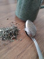 Teafű kanál - sárgaréz alapú