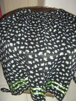 Fehér-lila rózsás nagyméretű kötény