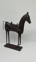 Népművészeti ló szobor